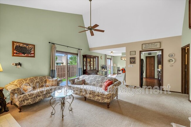 Building Photo - 1 Lyndhurst Village Ct