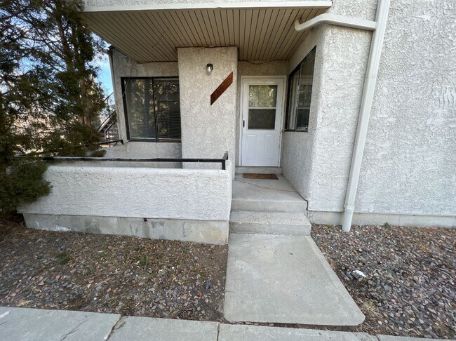 Building Photo - Prime Location! 1 bed 1 bath apartment near Sloan's Lake and Main Street Edgewater