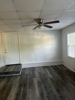 Building Photo - 2621 Old South Dr