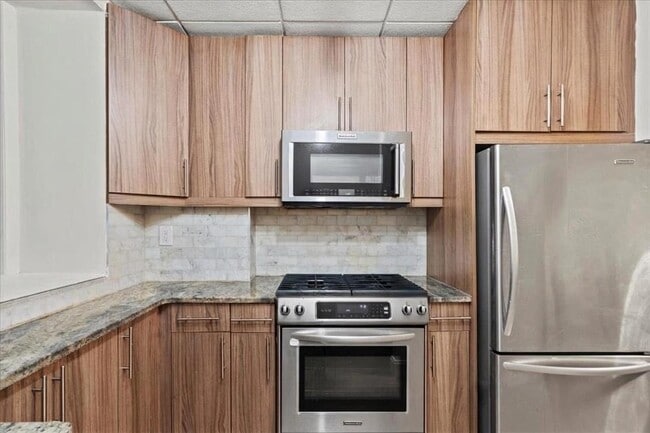 Building Photo - 186 Wayne St