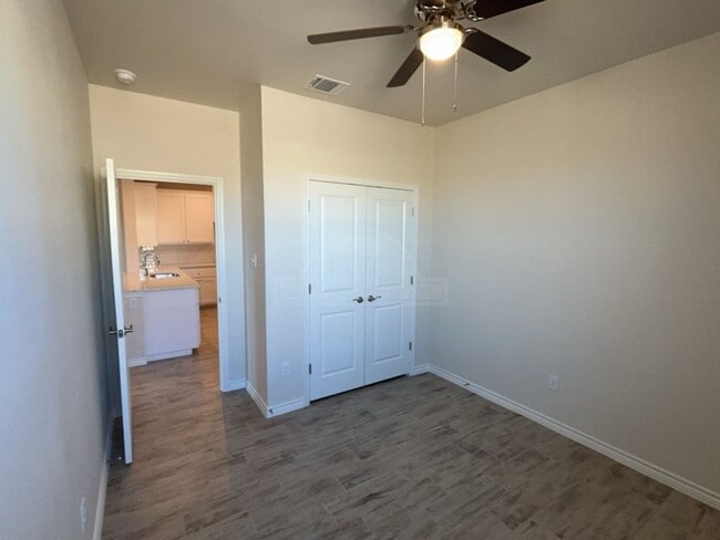 Building Photo - 5100 Rose Petal Ct