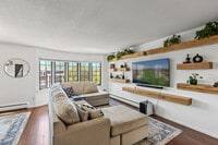 Building Photo - 3023 Lynn Ave