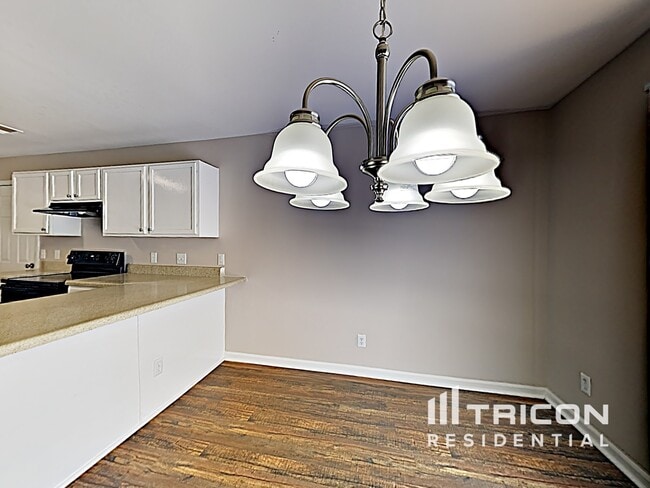 Building Photo - 5411 Peachwood Dr