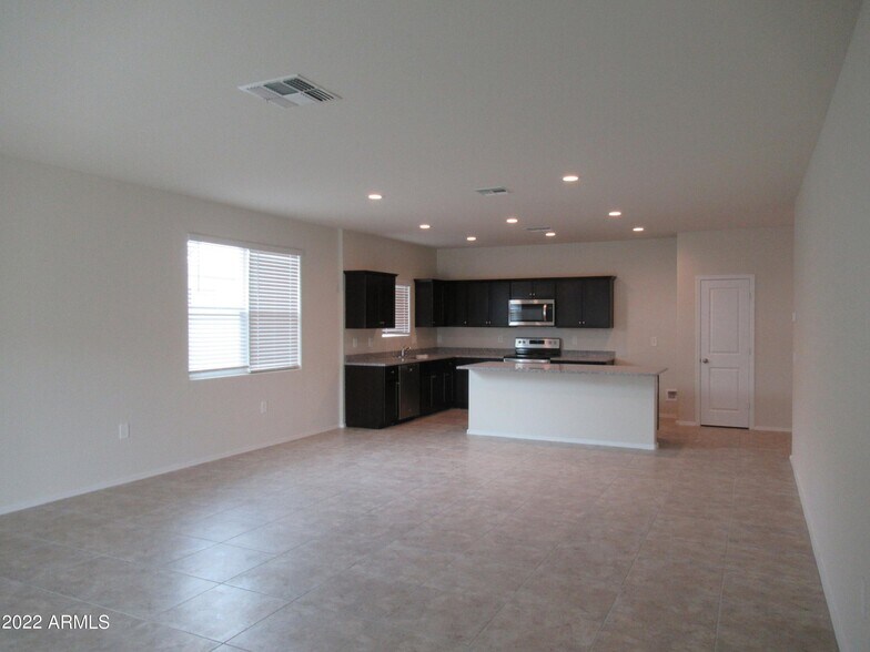 Building Photo - 4637 W Lemon Ave