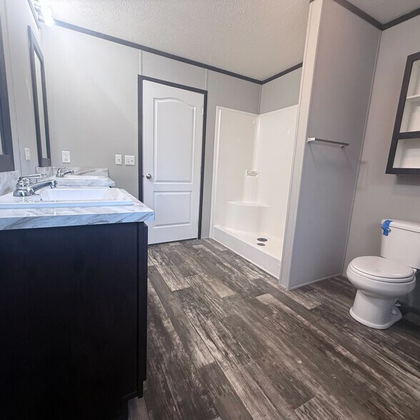 Building Photo - 10610 State Rte 762