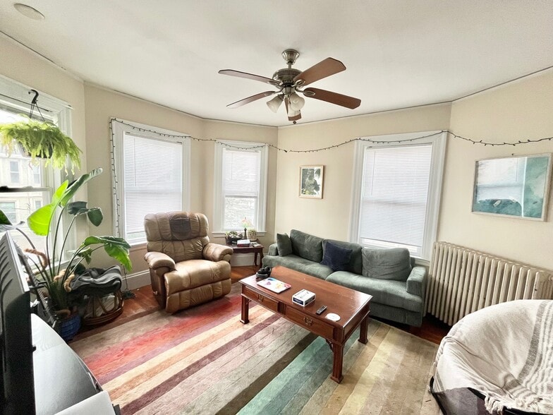 Building Photo - 73 Leicester St