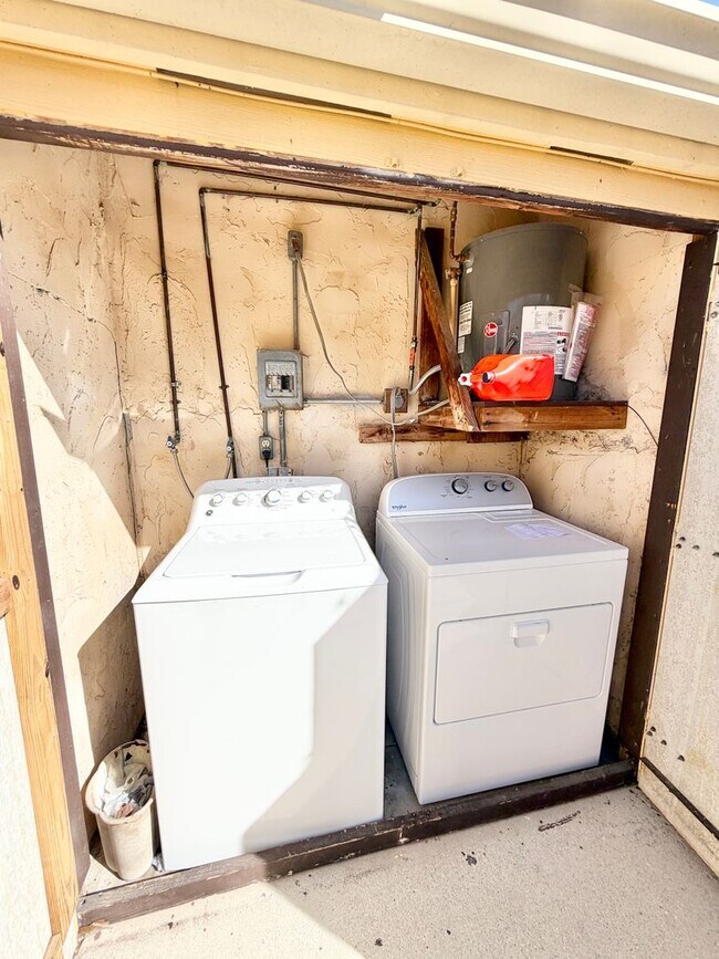 Building Photo - ** GLADES COUNTRY CLUB ** 2 BED / 2 BATH - VILLA - BUNDLED GOLF MEMBERSHIP - ANNUAL RENTAL