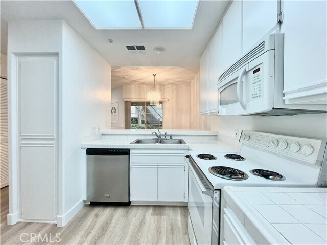 Building Photo - 2960 Champion Way