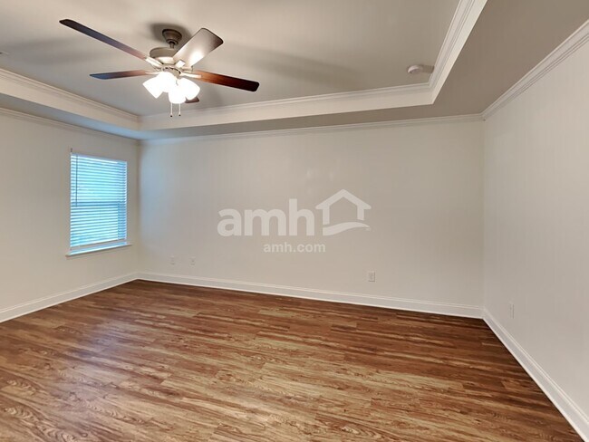 Building Photo - 3782 Lk Blf Lp