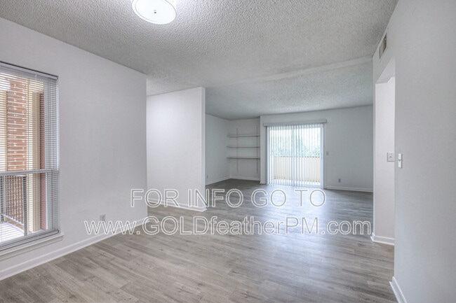 Building Photo - 515 Basswood Ave