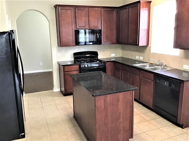 Building Photo - 7327 Boerne Creek Dr