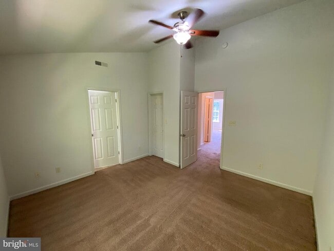 Building Photo - 4249 Normandy Ct