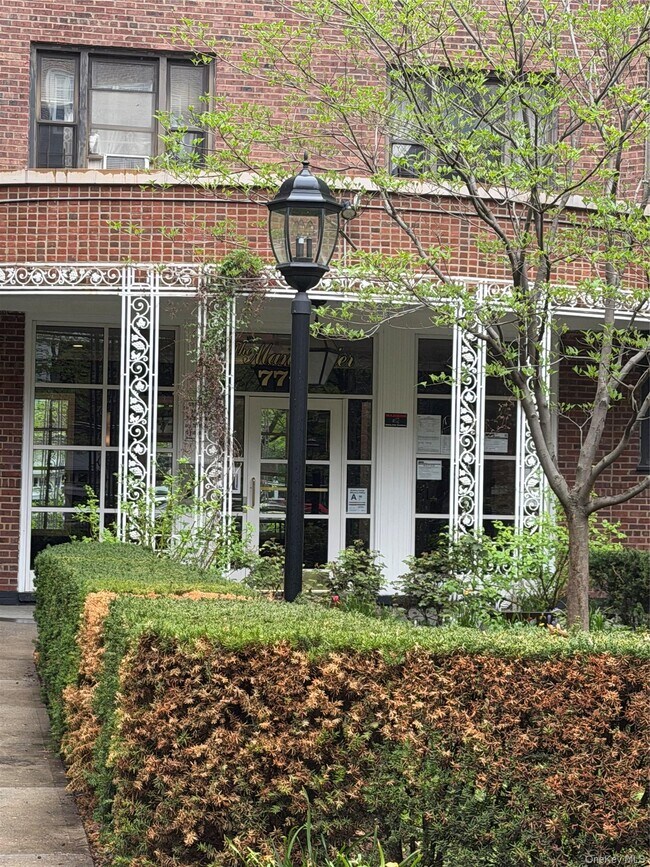 Building Photo - 77-11 35th Ave