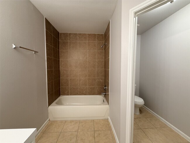 Building Photo - 6407 Waldron Dr