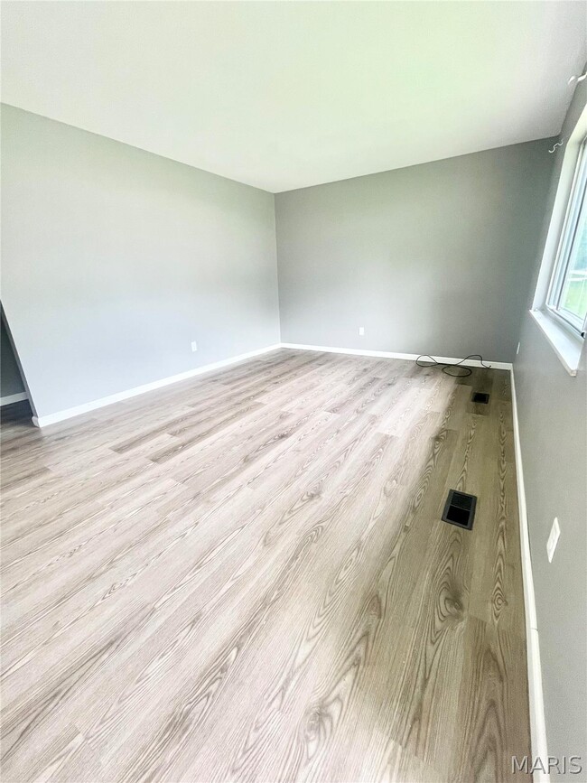 Building Photo - 805 Juniper Dr