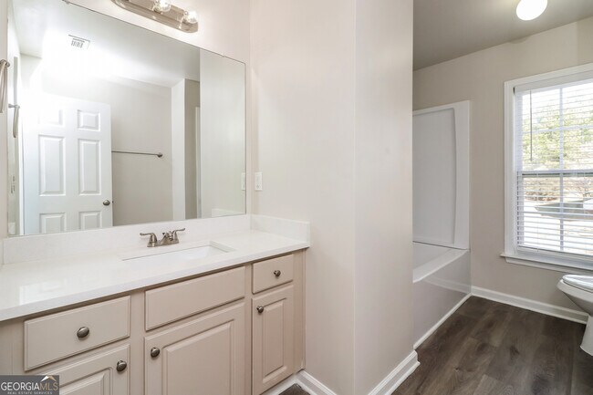 Building Photo - 107 Heritage Club Trail