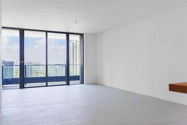 Building Photo - 1000 Brickell Plaza