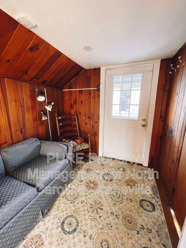 Building Photo - 19 Clairmont Ave