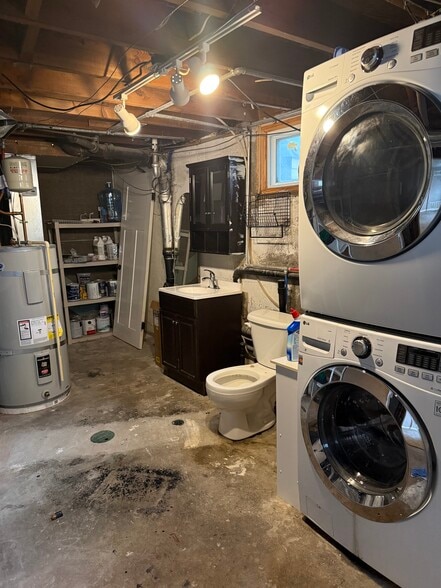 Building Photo - 9518 E Broadway Ave