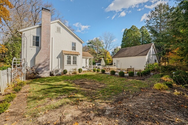 Building Photo - 105 Sill Ln