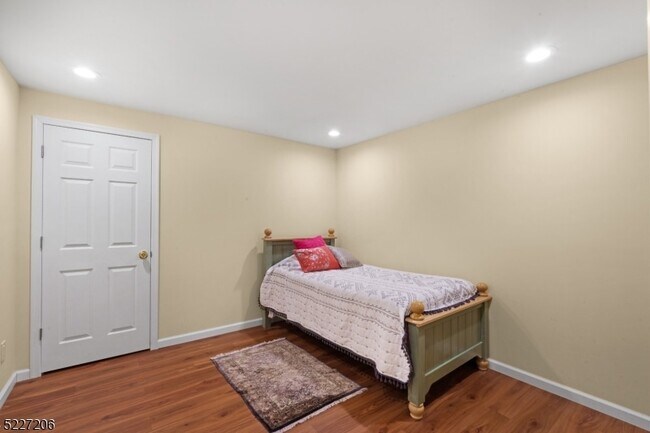 Building Photo - 70 Alvin Sloan Ave