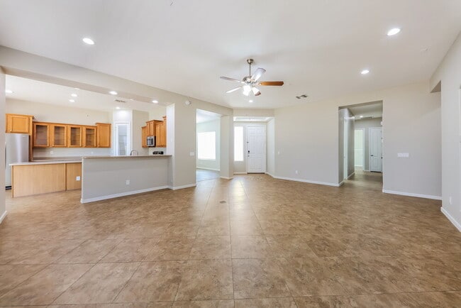 Building Photo - 1812 E South Mountain Ave