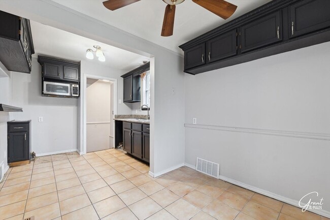 Building Photo - $1300 3 bedroom bungalow