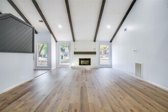 Building Photo - 605 Jeff Davis Ct