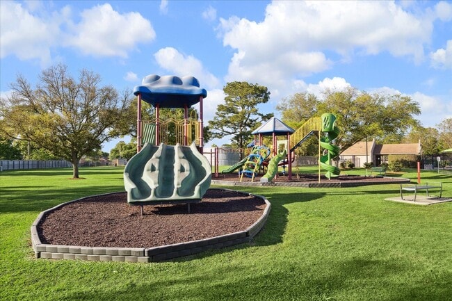 Building Photo - 2824 Meadow Brook Ct