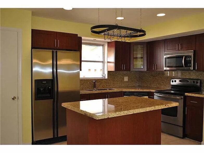 Kitchen - 3345 Hayes St