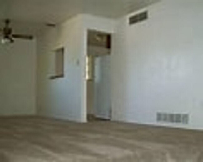 Building Photo - 3 Bedroom in Hudson Park off Cedar