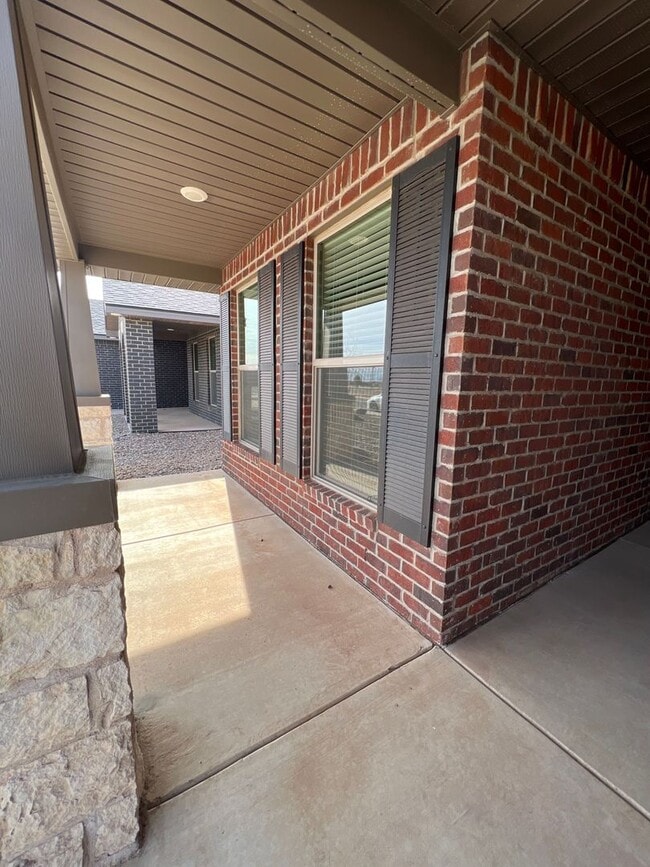 Building Photo - New Beginnings Start At AMRR: Gorgeous 3 Bedroom Available in June!