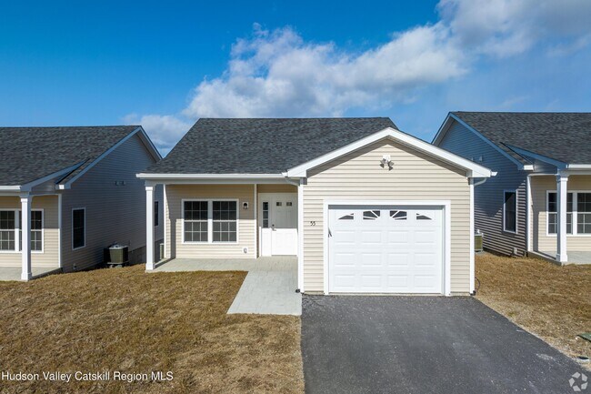 Building Photo - 7 Hillside Rd