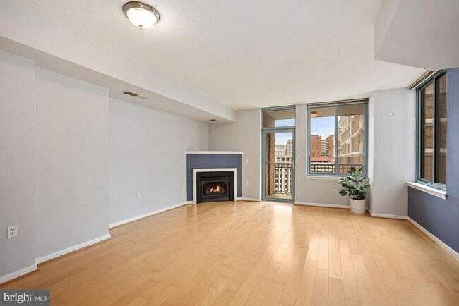 Building Photo - 851 N Glebe Rd