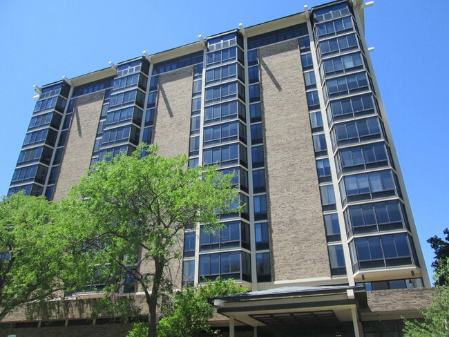 Building Photo - 207 5th Ave SW #308