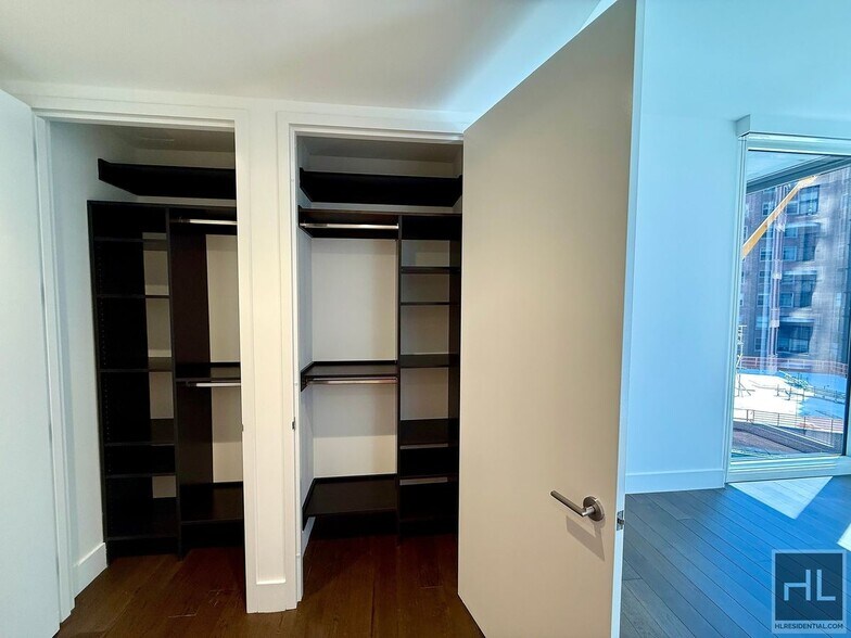 Building Photo - East 44th Street