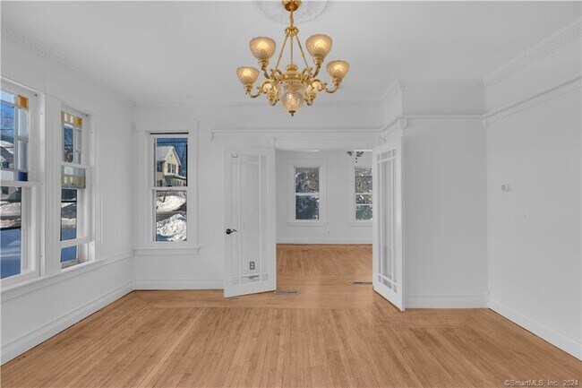 Building Photo - 313 Curtis St