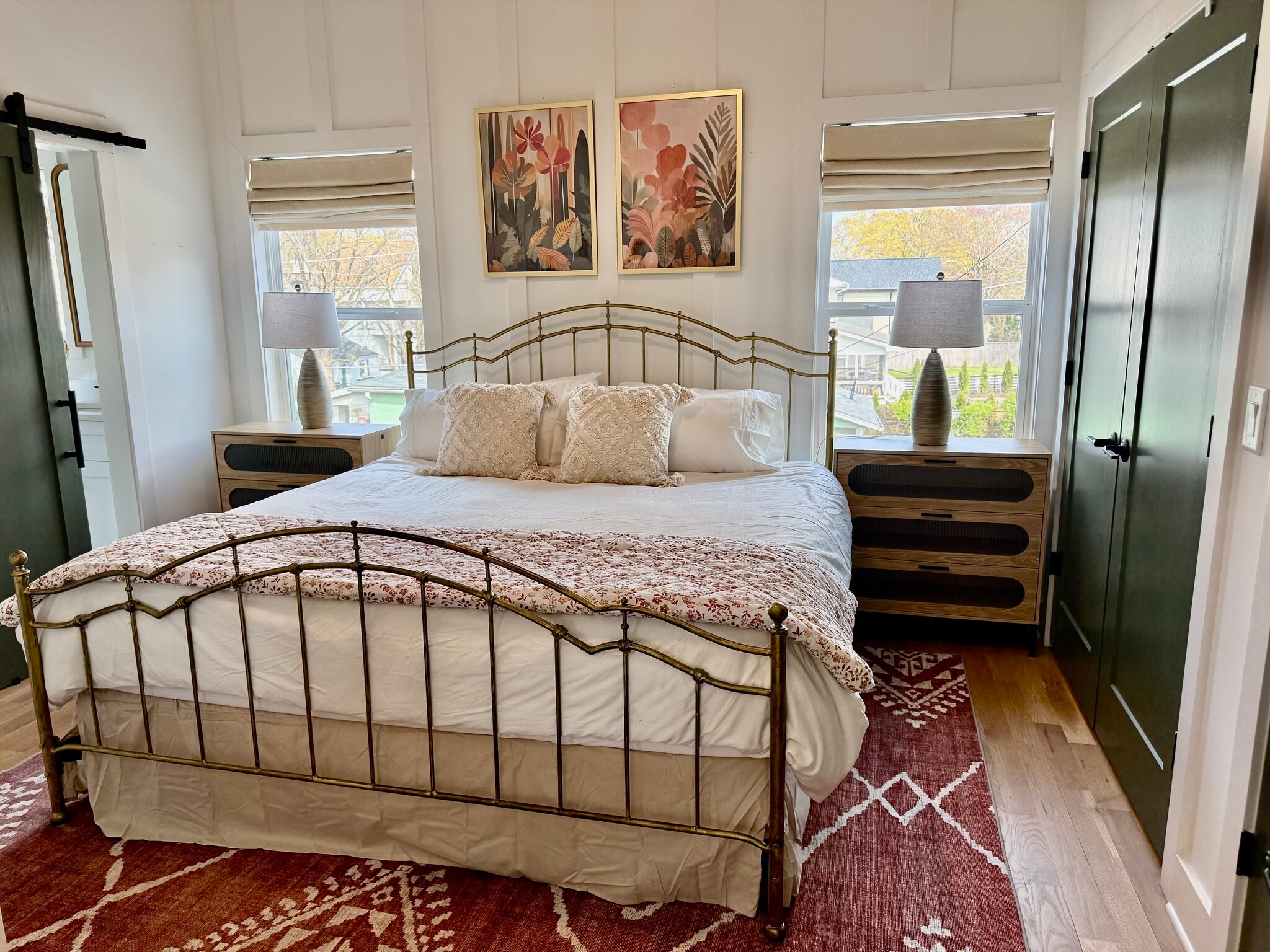 large double custom closet to R, King size memory foam bed with 100% cotton linens - 55 Weatherby St SE