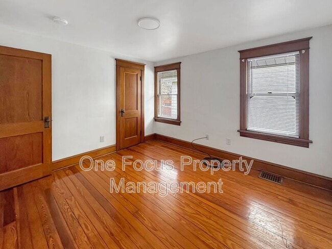 Building Photo - 1012 Louisa St