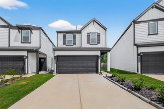 Building Photo - 3233 Creston Gate Dr