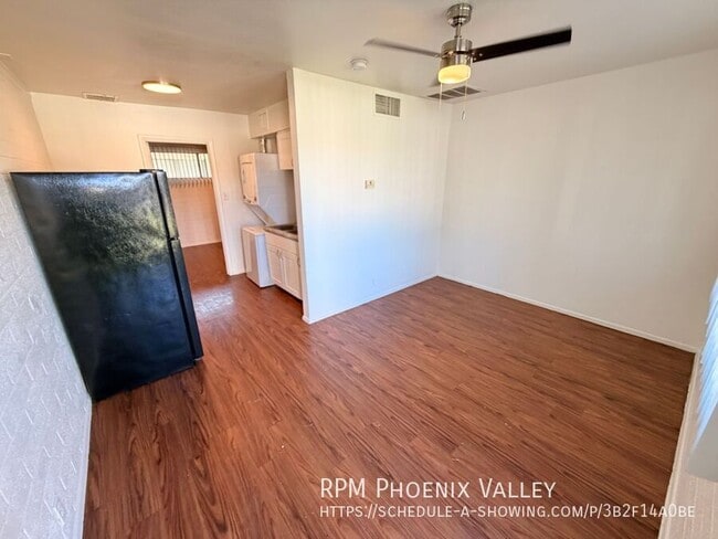 Building Photo - 6802 W Glendale Ave