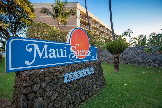 Building Photo - Maui Sunset Condo!! LOCATION, LOCATION, LOCATION!!