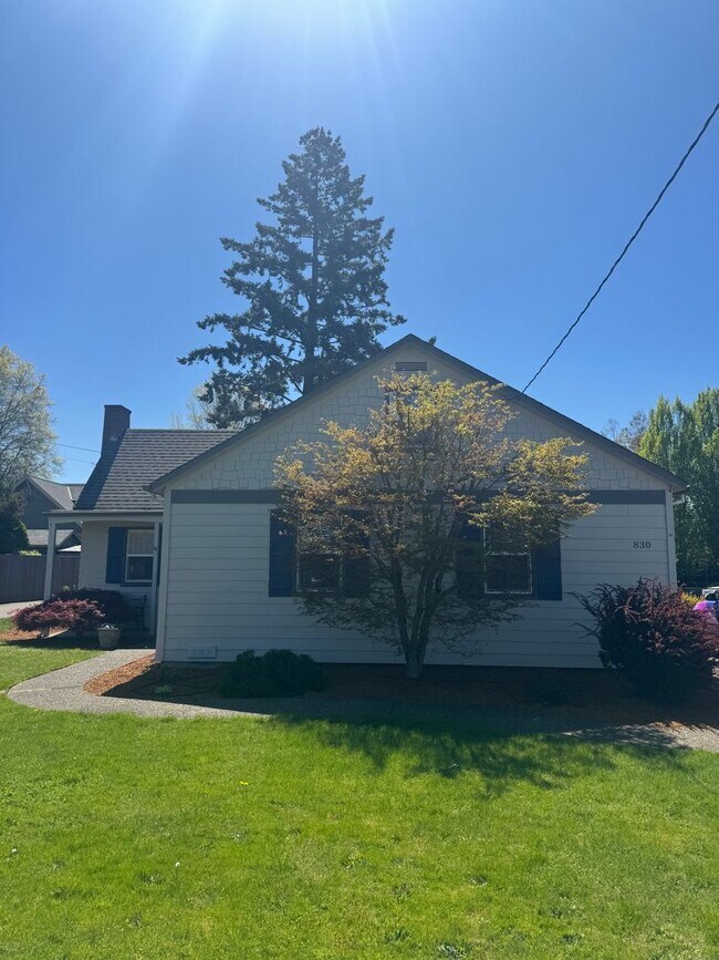 Building Photo - Great Locaton, Small Pet Negotiable w/ Pet Rent