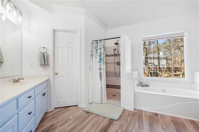 Building Photo - 812 Pinder Point Ct