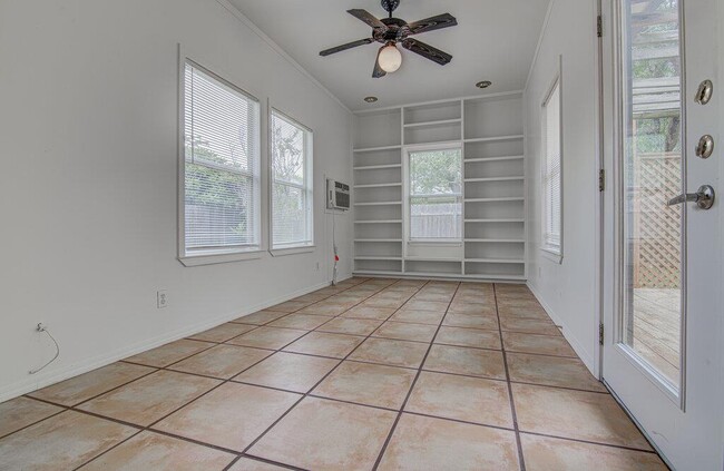 Building Photo - 4300 Companeros Way