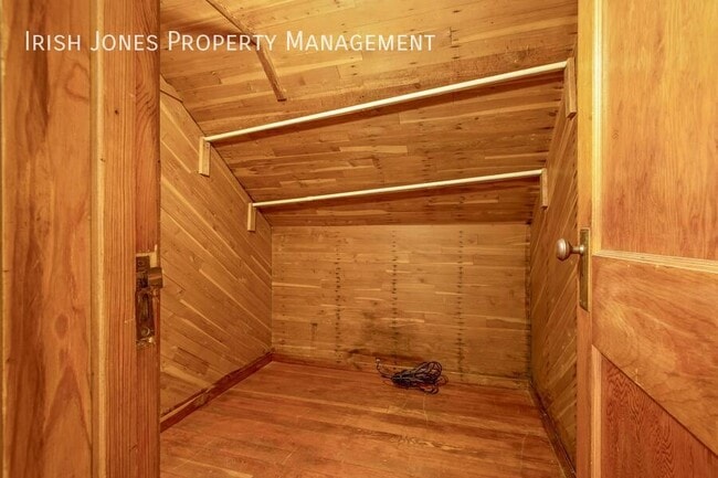 Building Photo - 479 Lake Ave