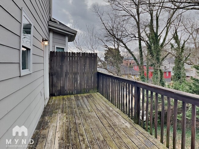 Building Photo - 1579 Park Pl NE