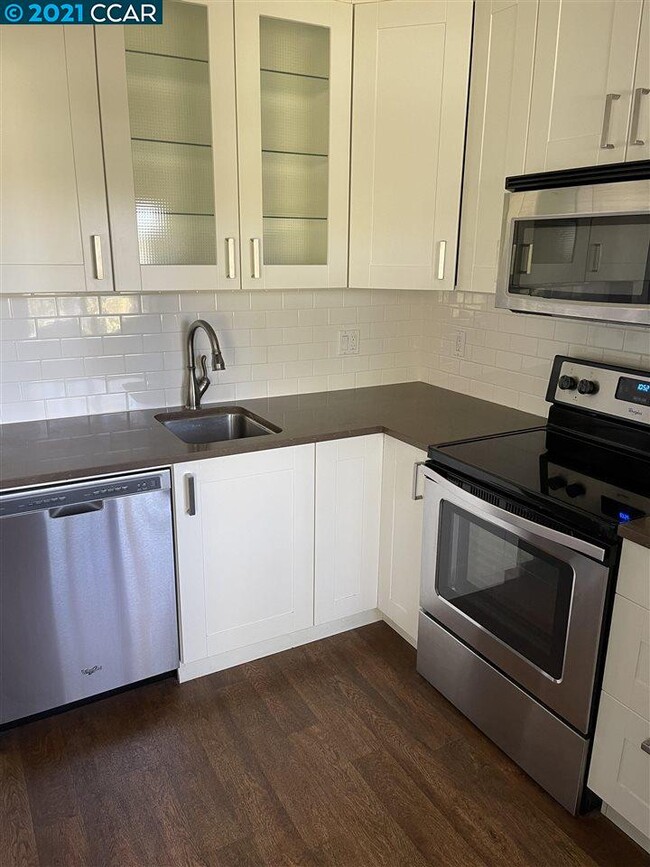 Building Photo - 1150 Lincoln Ave