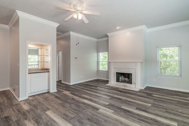 Building Photo - Birchman Place Townhomes - Now Leasing