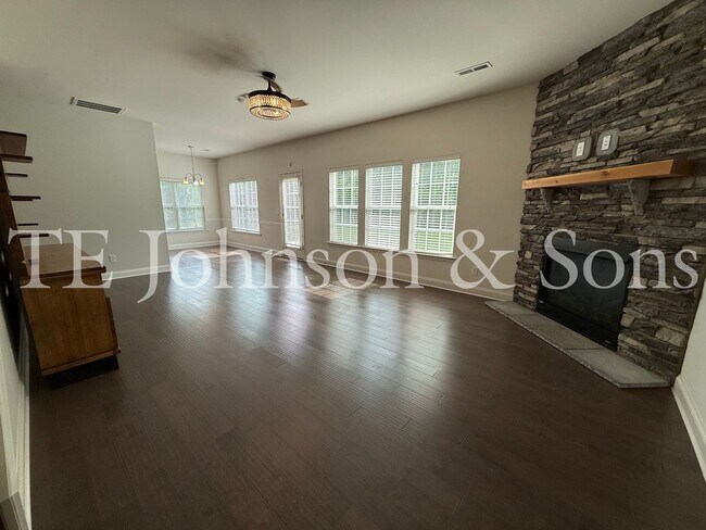 Building Photo - 2925 Grassy Knoll Cir